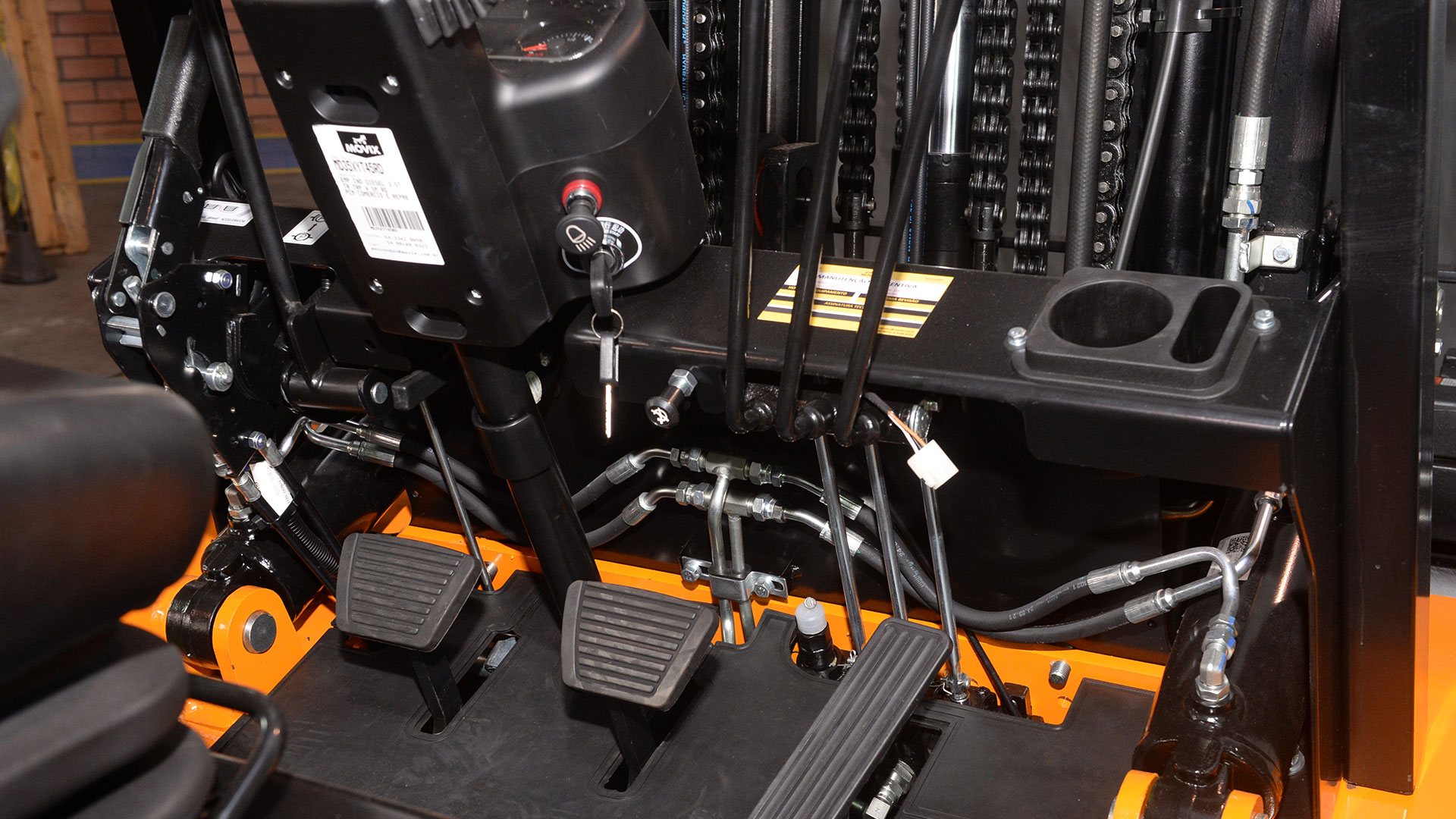 Empilhadeira-Industrial-Movix-MD-Diesel-4-1