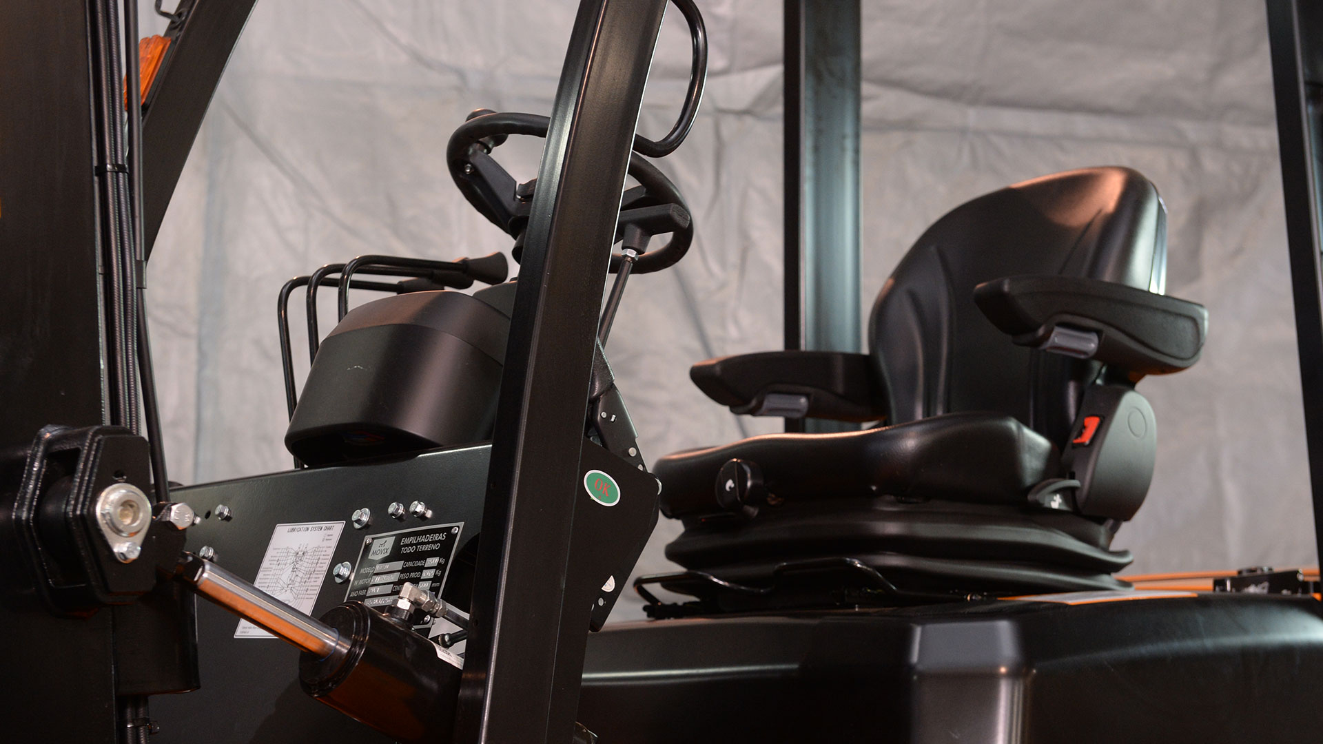 Empilhadeira-Industrial-Movix-MD-Diesel-5-1